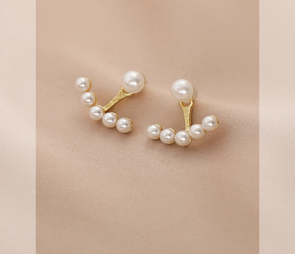 Дамски стилни перлени обеци в златист цвят