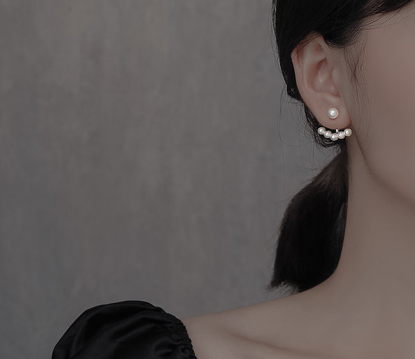 Дамски стилни перлени обеци в златист цвят