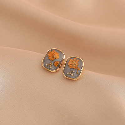 Γυναικεία χρυσά σκουλαρίκια με πέρλες - ρετρό στυλ