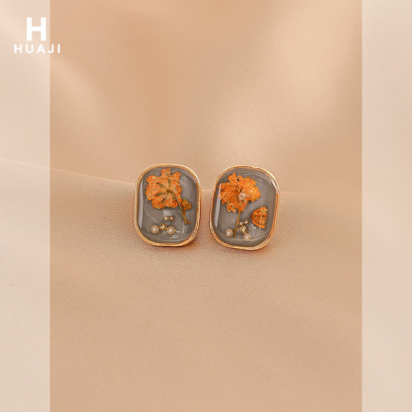 Γυναικεία χρυσά σκουλαρίκια με πέρλες - ρετρό στυλ