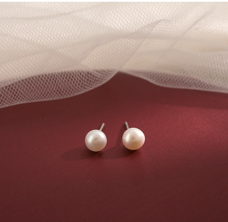 Elegantne kratke ženske biserne naušnice