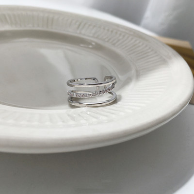 Дамски пръстен в сребрист или златист цвят - няколко модела