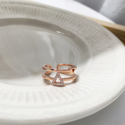 Дамски пръстен в сребрист или златист цвят - няколко модела