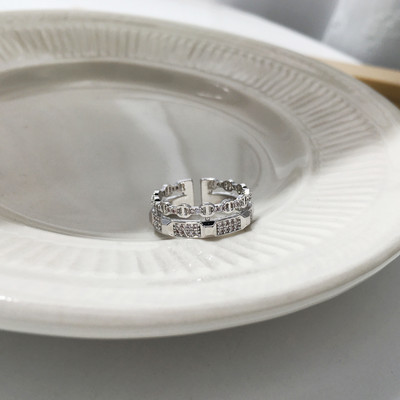 Дамски пръстен в сребрист или златист цвят - няколко модела