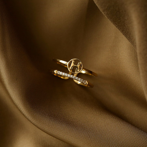 Дамски пръстен с камъни - златист цвят