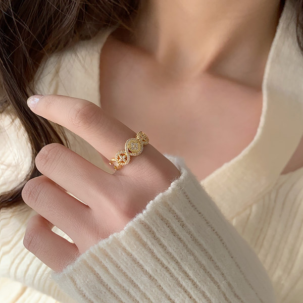 Γυναικείο ρυθμιζόμενο δαχτυλίδι με πέτρες