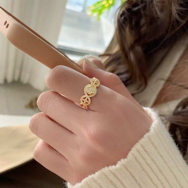 Γυναικείο ρυθμιζόμενο δαχτυλίδι με πέτρες