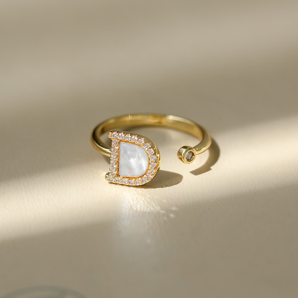 Μοντέρνο δαχτυλίδι με πέτρες-χρυσό χρώμα