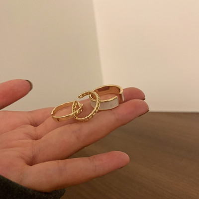 Σετ με τρία γυναικεία δαχτυλίδια σε χρυσό χρώμα