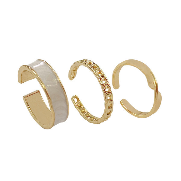 Σετ με τρία γυναικεία δαχτυλίδια σε χρυσό χρώμα