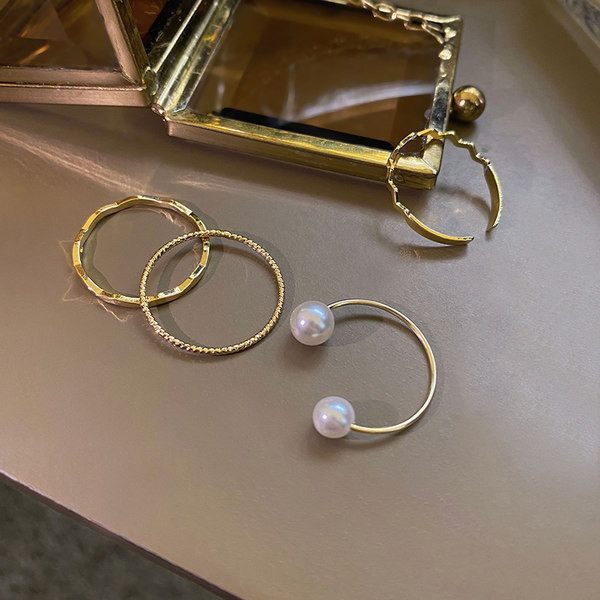 Σετ με τρία διαφορετικά δαχτυλίδια