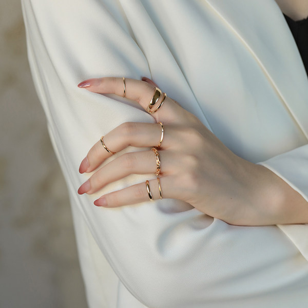 Σετ 7 δαχτυλιδιών με διαφορετικά σχήματα - χρυσό χρώμα