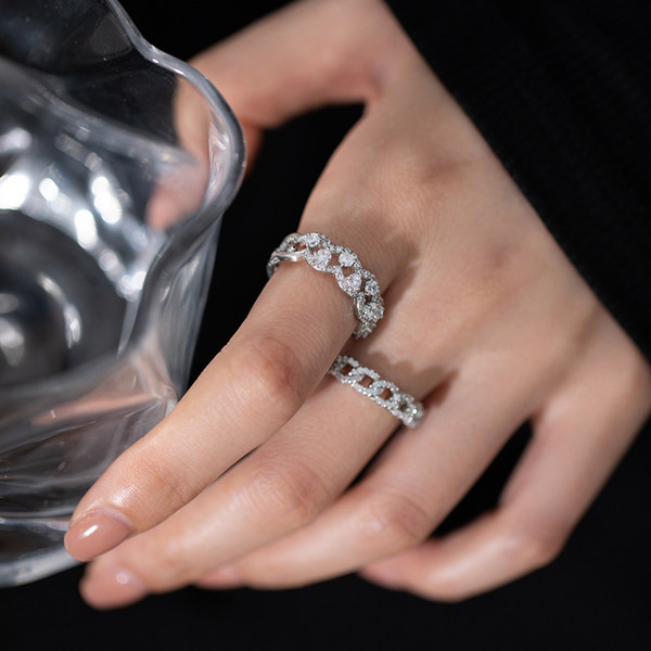 Ženski prsten dva modela sa ukrasnim kamenčićima