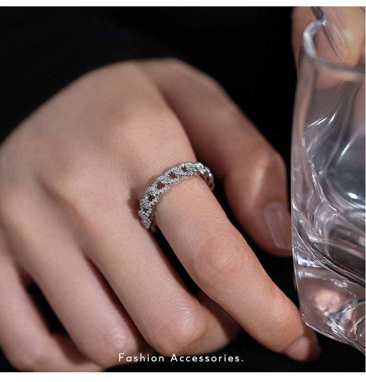 Ženski prsten dva modela sa ukrasnim kamenčićima