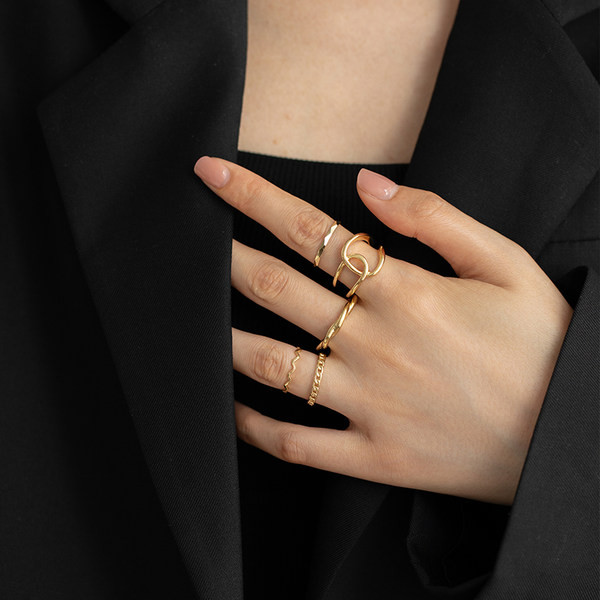 Κρεμαστά γυναικεία σκουλαρίκια διακοσμημένα με πέρλες