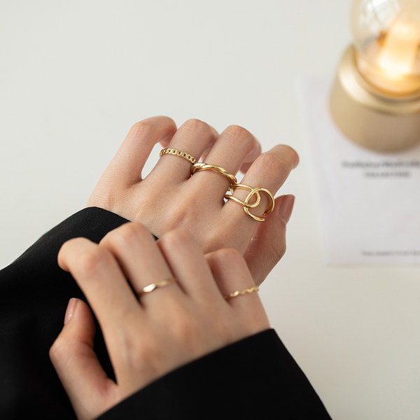 Κρεμαστά γυναικεία σκουλαρίκια διακοσμημένα με πέρλες