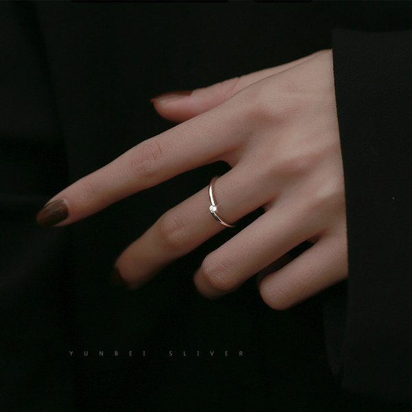 Κρεμαστά γυναικεία σκουλαρίκια με πέρλες διακόσμηση