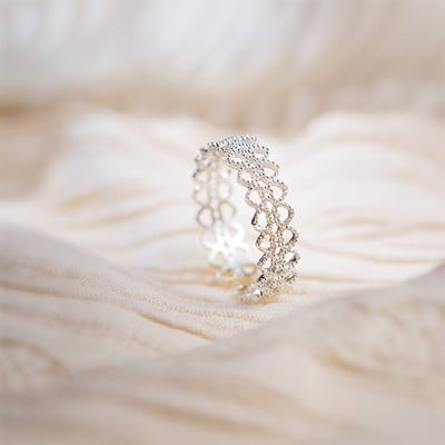 Μοντέρνο γυναικείο δαχτυλίδι - βέρα