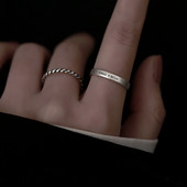 Κομψή γυναικεία καρφίτσα με διακοσμητικές πέτρες