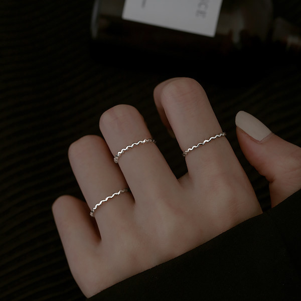 Γυναικείο μοντέρνο σετ δαχτυλιδιών τριών τεμαχίων - ασημί και χρυσό χρώμα