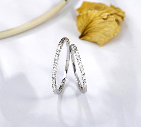 Γυναικείο δαχτυλίδι σε ασημί χρώμα - δύο μοντέλα