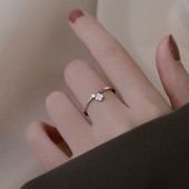 Κομψό γυναικείο δαχτυλίδι σε χρυσό χρώμα