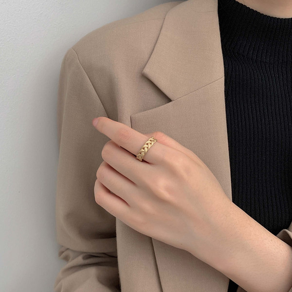 Γυναικείο δαχτυλίδι δύο μοντέλα σε χρυσό χρώμα