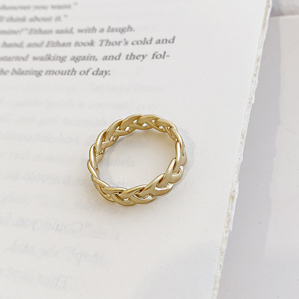 Γυναικείο δαχτυλίδι δύο μοντέλα σε χρυσό χρώμα