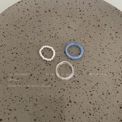 Σετ με τρία διαφορετικά γυναικεία δαχτυλίδια