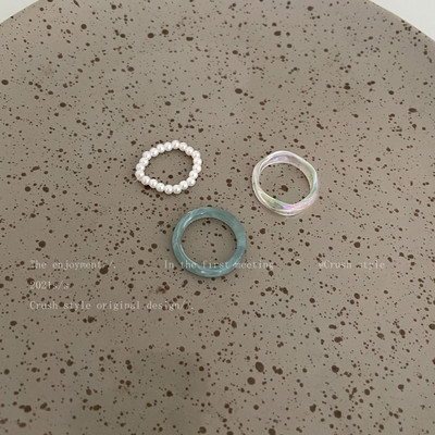 Σετ με τρία διαφορετικά γυναικεία δαχτυλίδια