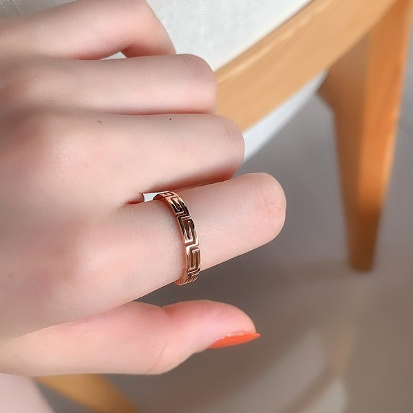 Elegantni ženski uski prsten, jednobojni model