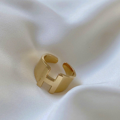 Модерен дамски пръстен -три модела