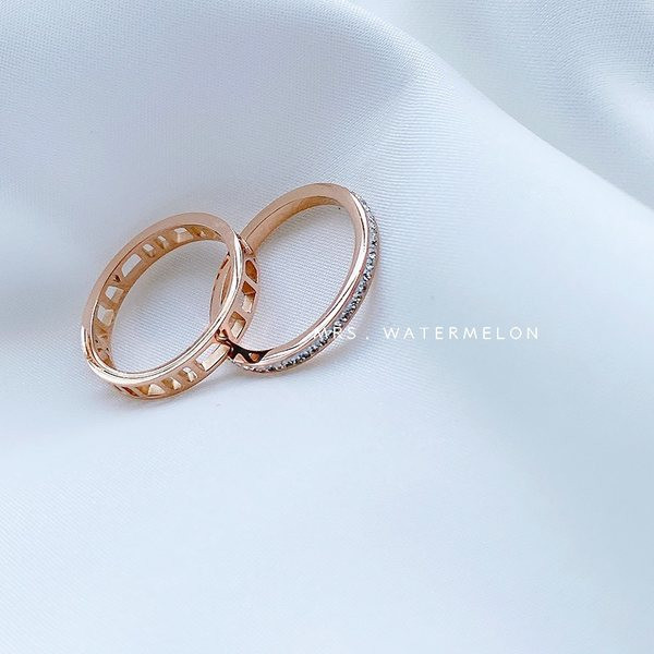 Дамски пръстен в златист цвят два модела 