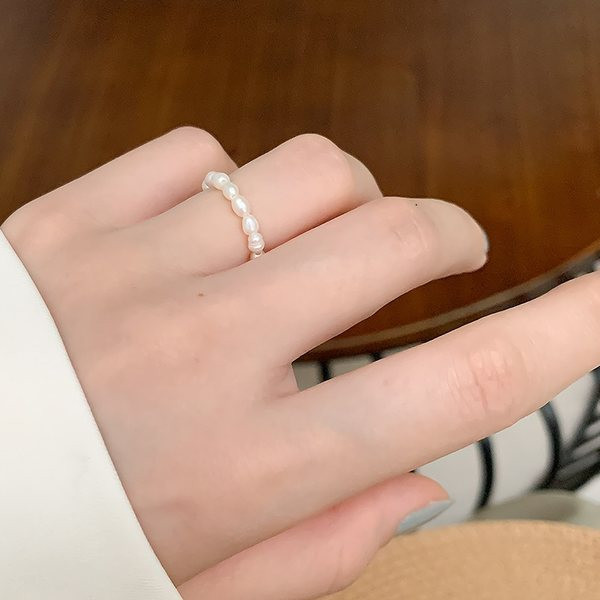 Ženski prsten s biserima - novi model