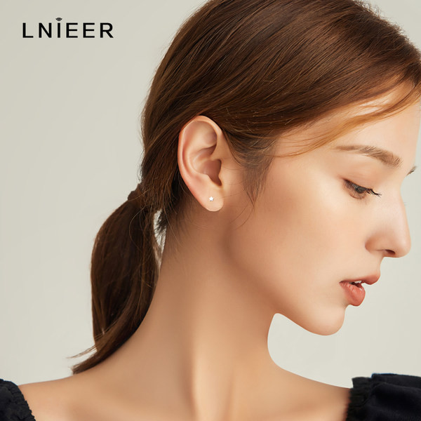 Дамски обеци във формата  на звезда