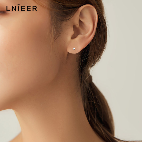 Дамски обеци във формата  на звезда