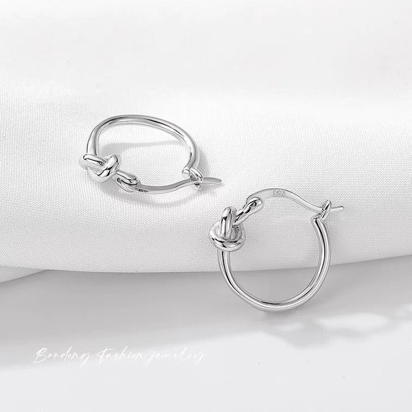 Дамски ежедневни обици изчистен модел в сребрист цвят