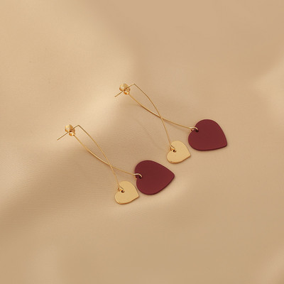 Дълги дамски обеци с висулка сърца