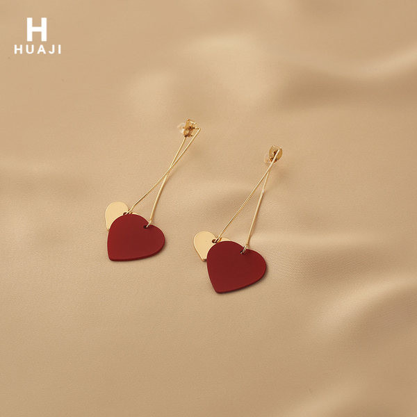 Дълги дамски обеци с висулка сърца