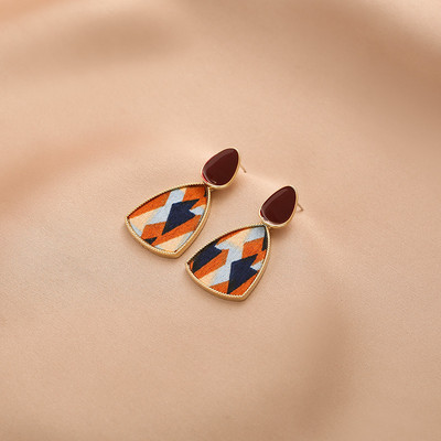 Цветни дамски обеци с висулка