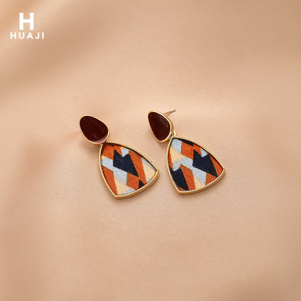 Цветни дамски обеци с висулка