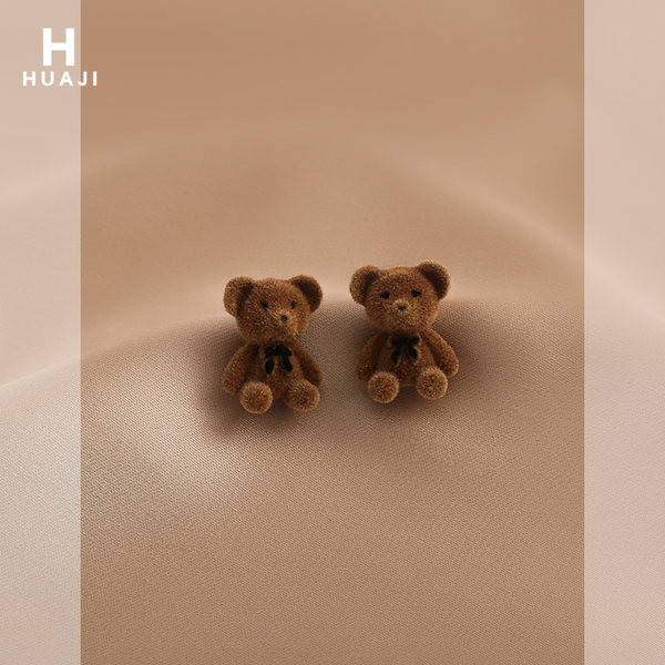 Moderne ženske naušnice u obliku medvjeda