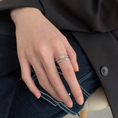 Γυναικείο δαχτυλίδι με πέτρες σε ασημί χρώμα