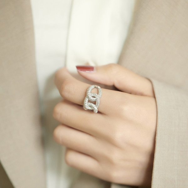 Μοντέρνο δαχτυλίδι με πέτρες