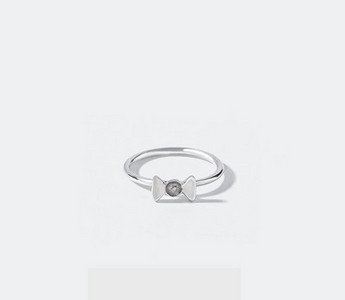 Γυναικείο δαχτυλίδι με πέτρα σε ασημί χρώμα