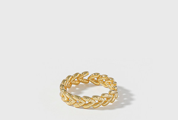 Κομψό γυναικείο δαχτυλίδι μονόχρωμο μοντέλο σε χρυσό χρώμα