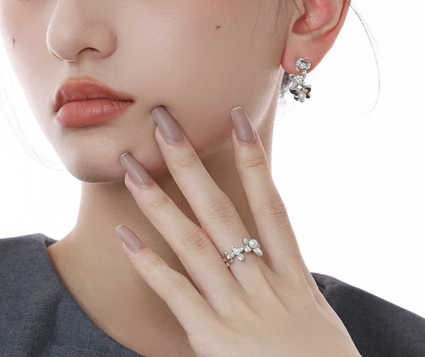 Ρυθμιζόμενο γυναικείο δαχτυλίδι με λουλούδι και πέρλα, ασημί