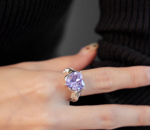 Ρυθμιζόμενο ασημένιο γυναικείο δαχτυλίδι με μωβ πέτρα