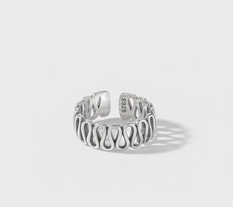 Ρυθμιζόμενο γυναικείο δαχτυλίδι σε ασήμι