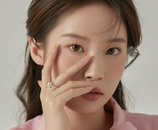 Κομψό γυναικείο λεπτό δαχτυλίδι με κολιέ